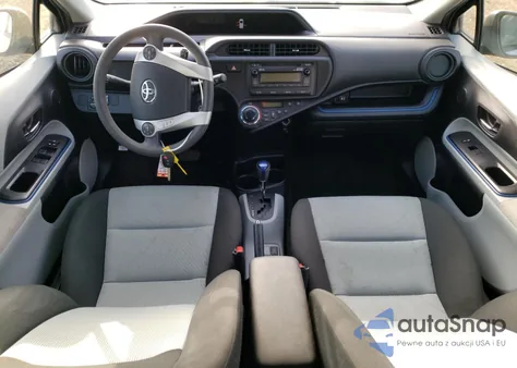 2013 Toyota Prius C Two from USA, damaged, VIN JTDKDTB35D1039690